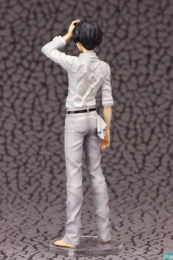 Attack on Titan - Levi Statue: Apricot Blossom