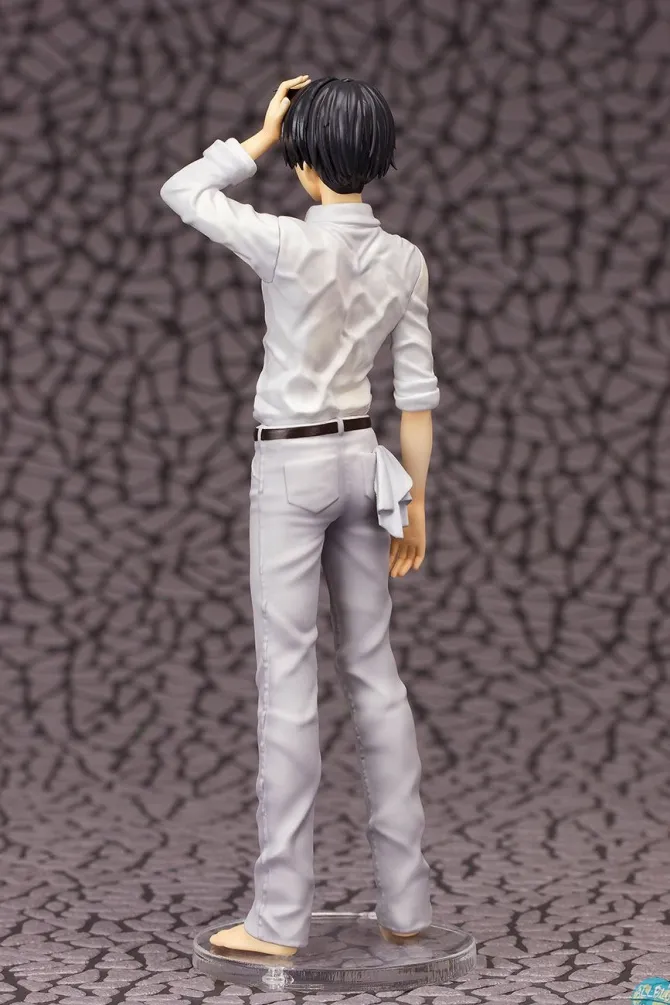 Attack on Titan - Levi Statue: Apricot Blossom