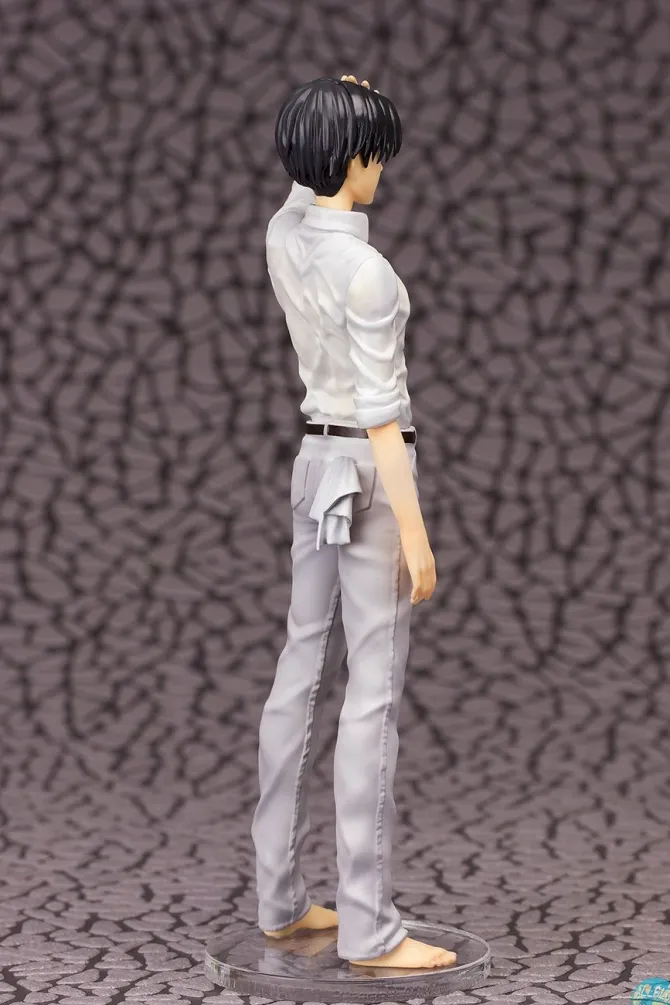 Attack on Titan - Levi Statue: Apricot Blossom