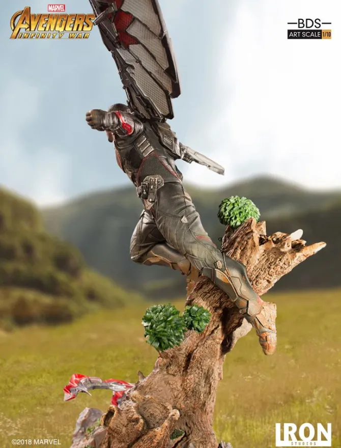 Avengers Infinity War - Falcon Statue: Iron Studios