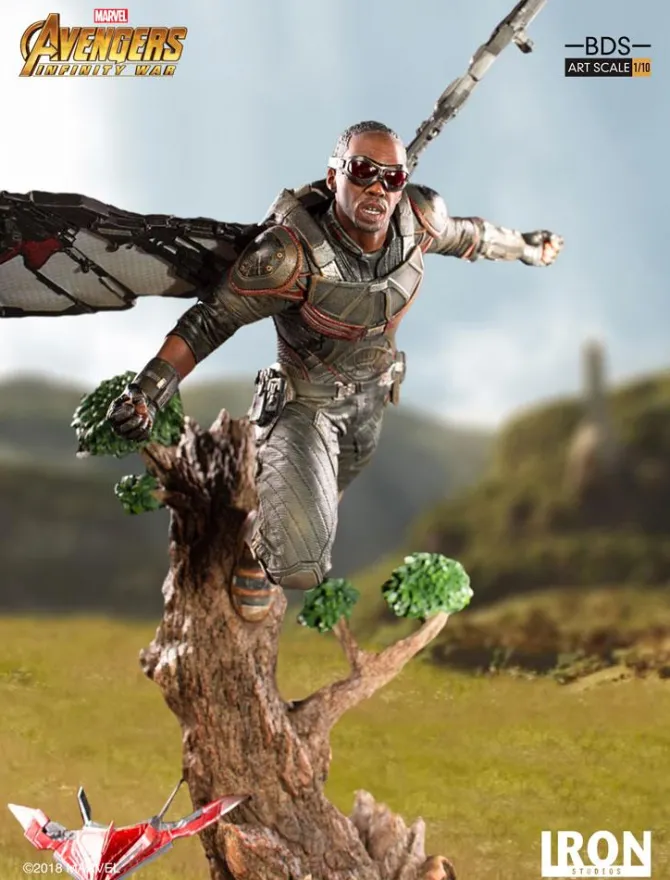 Avengers Infinity War - Falcon Statue: Iron Studios