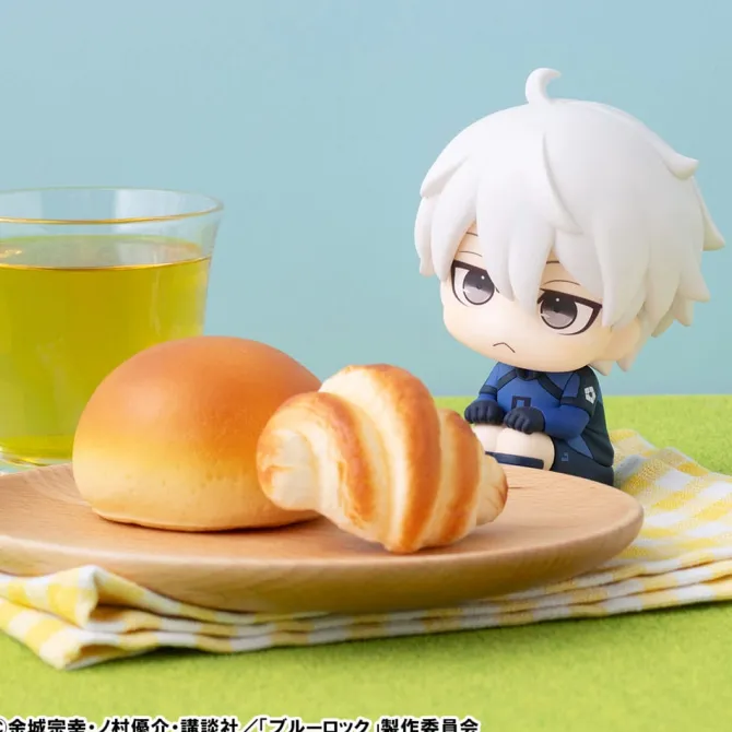 Blue Lock - Yoichi Isagi & Seishiro Nagi Statue / Japanese National Player Match (with gift): MegaHo