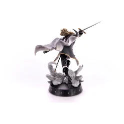 Castlevania Symphony of the Night - Alucard Statue / Dash Attack: First 4 Figures