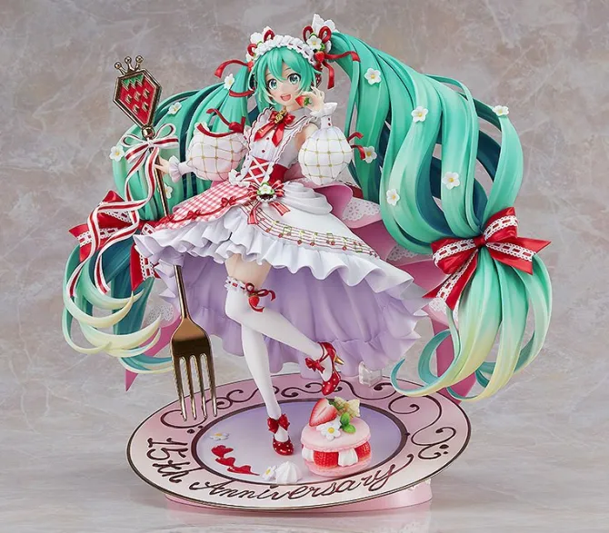 Character Vocal Series 01 - Hatsune Miku Statue / 15th Anniversary Version:: Good Smile Company