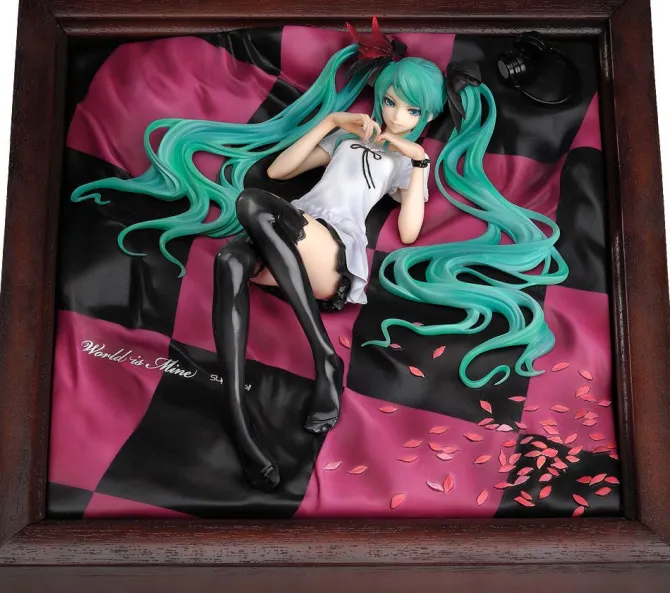 Character Vocal Series - Hatsune Miku Statue / World is Mine Brown Frame: Good Smile Company