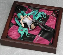 Character Vocal Series - Hatsune Miku Statue / World is Mine Brown Frame: Good Smile Company