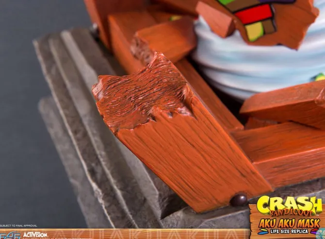 Crash Bandicoot - Aku Aku Maske Life-Size Replika: First 4 Figures