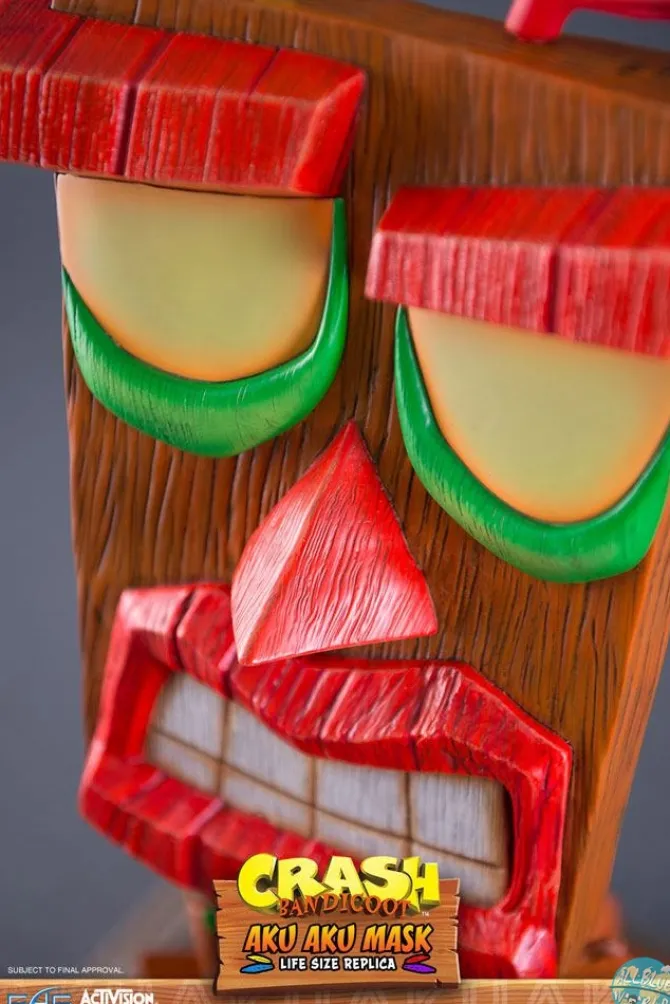 Crash Bandicoot - Aku Aku Maske Life-Size Replika: First 4 Figures