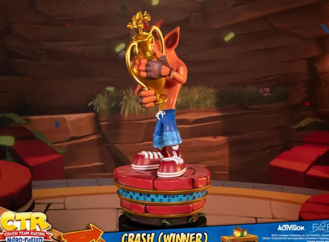 Crash Team Racing Nitro-Fueled - Crash Bandicoot Statue (Winner): First 4 Figures