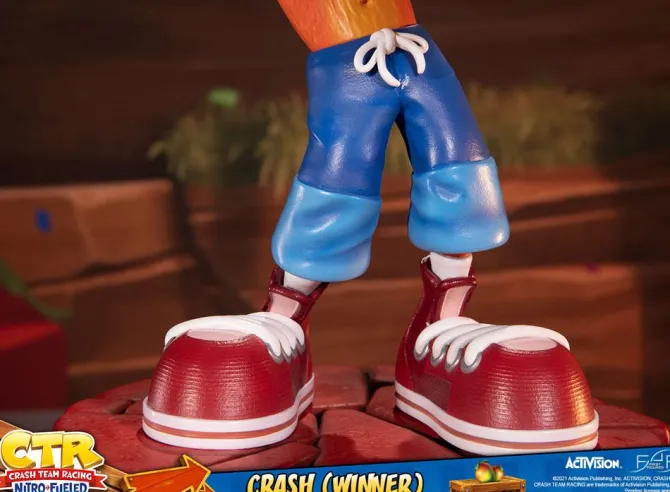 Crash Team Racing Nitro-Fueled - Crash Bandicoot Statue (Winner): First 4 Figures