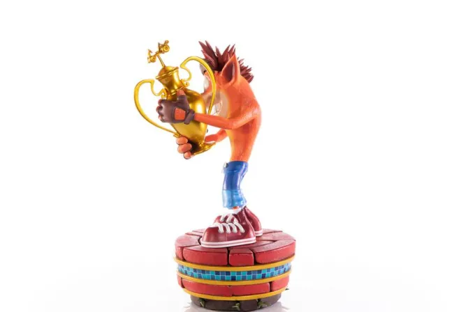 Crash Team Racing Nitro-Fueled - Crash Bandicoot Statue (Winner): First 4 Figures