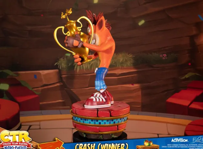 Crash Team Racing Nitro-Fueled - Crash Bandicoot Statue (Winner): First 4 Figures