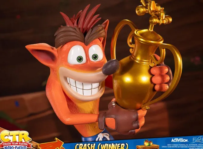 Crash Team Racing Nitro-Fueled - Crash Bandicoot Statue (Winner): First 4 Figures