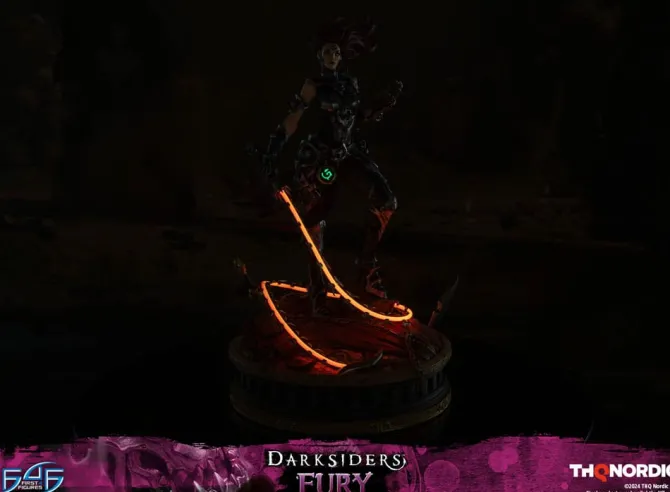 Darksiders - Fury Statue: First 4 Figures