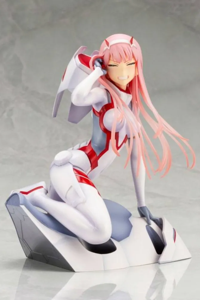 Darling in the Franxx - Zero Two Statue / The 13th Unit Version: Kotobukiya