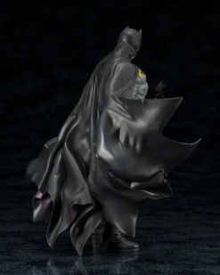 DC Comics - Batman (Rebirth) Statue / ARTFX+: Kotobukiya