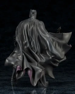 DC Comics - Batman (Rebirth) Statue / ARTFX+: Kotobukiya