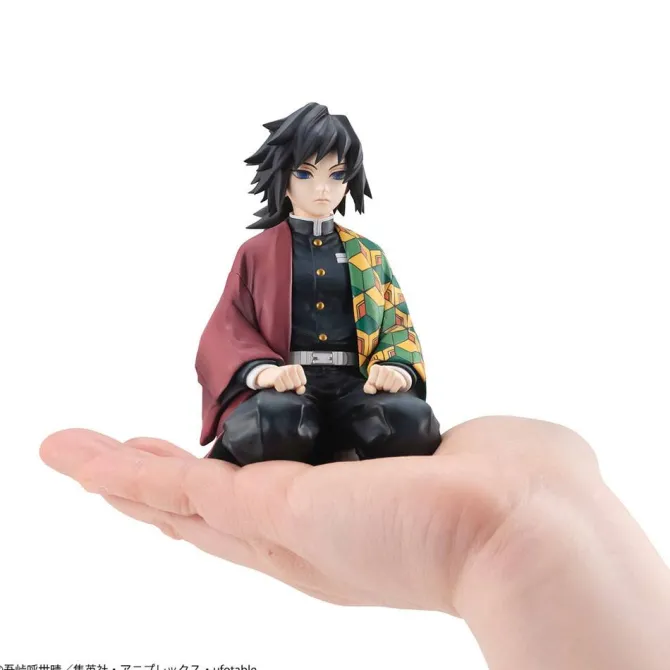 Demon Slayer Kimetsu no Yaiba - Giyu Statue / G.E.M Series - Palm Size Deluxe: MegaHouse