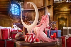 Destiny Child - Snowfall Grilla Statue: Cosmos Sora Studio