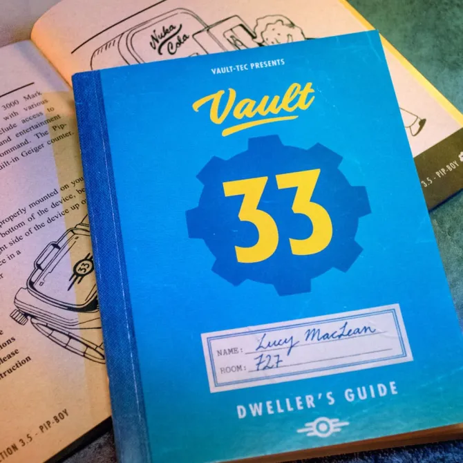 Fallout - Geschenkbox Lucy's Dweller Kit: Doctor Collector