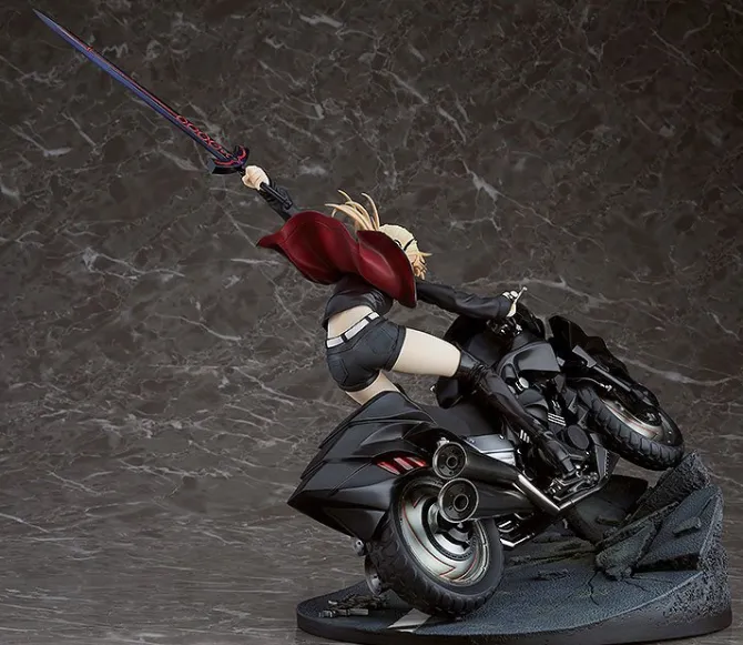 Fate/Grand Order - Saber/Altria Pendragon & Cuirassier Noir Statue: Good Smile Company