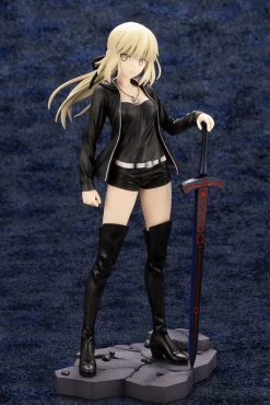 Fate/Grand Order - Saber/Altria Pendragon Statue (Alter) Casual Ver: Kotobukiya