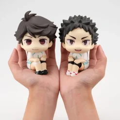 Haikyu!! - Toru Oikawa & Hajime Iwaizumi Statue / Look Up (with gift) Uniform Ver: Megahouse