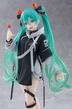 Hatsune Miku Wonderland - Hatsune Miku Statue / Fashion Punk Ver.: Taito Prize