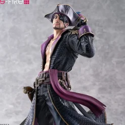 Like a Dragon: Pirate Yakuza in Hawaii - Goro Majima Statue / S-Fire (Captain Majima): Sega