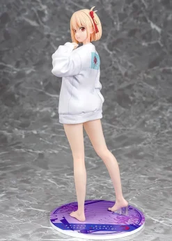 Lycoris Recoil - Chisato Nishikigi Statue / Oversized Sweatshirt Version: Phat!