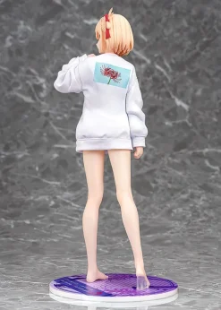 Lycoris Recoil - Chisato Nishikigi Statue / Oversized Sweatshirt Version: Phat!
