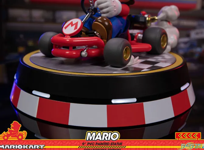 Mario Kart - Mario Statue / Collector's Edition: First 4 Figures