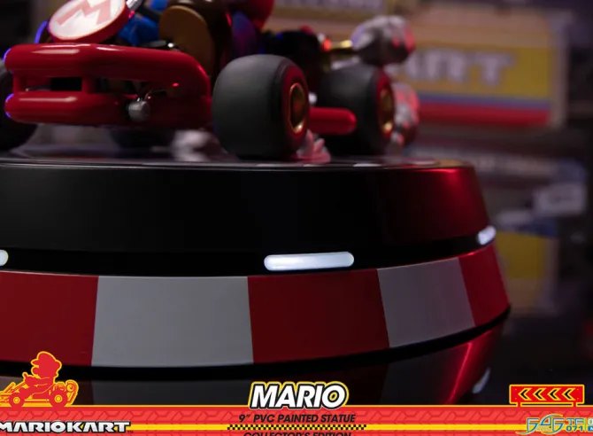 Mario Kart - Mario Statue / Collector's Edition: First 4 Figures