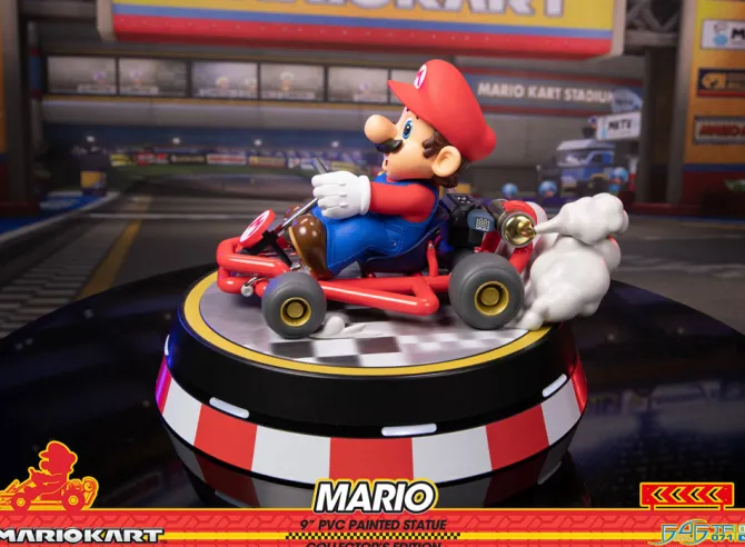 Mario Kart - Mario Statue / Collector's Edition: First 4 Figures