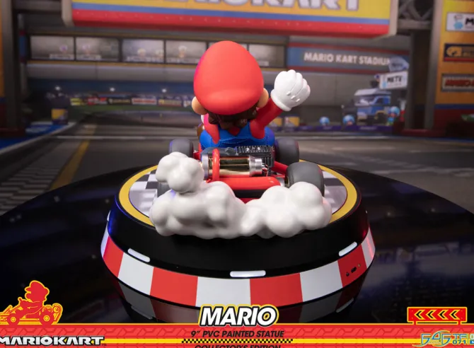 Mario Kart - Mario Statue / Collector's Edition: First 4 Figures