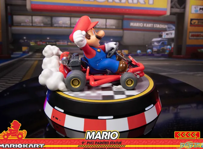 Mario Kart - Mario Statue / Collector's Edition: First 4 Figures