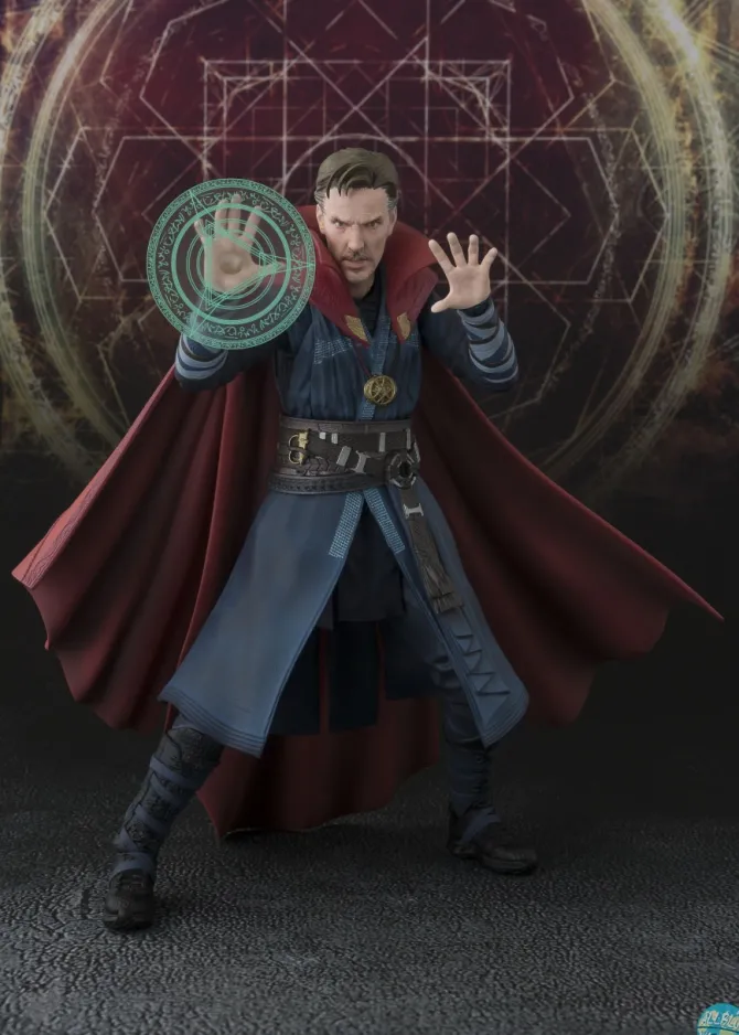 Marvel - Doctor Strange & Burning Flame Set Actionfigur - S.H. Figuarts: Bandai