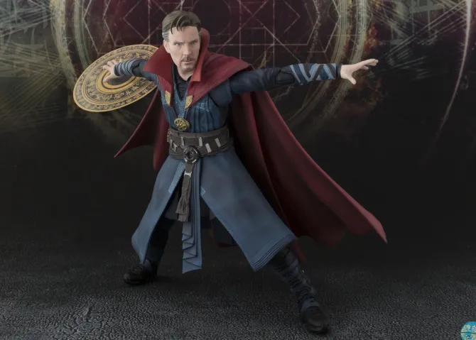 Marvel - Doctor Strange & Burning Flame Set Actionfigur - S.H. Figuarts: Bandai