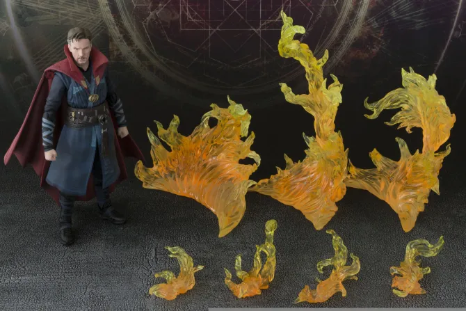 Marvel - Doctor Strange & Burning Flame Set Actionfigur - S.H. Figuarts: Bandai