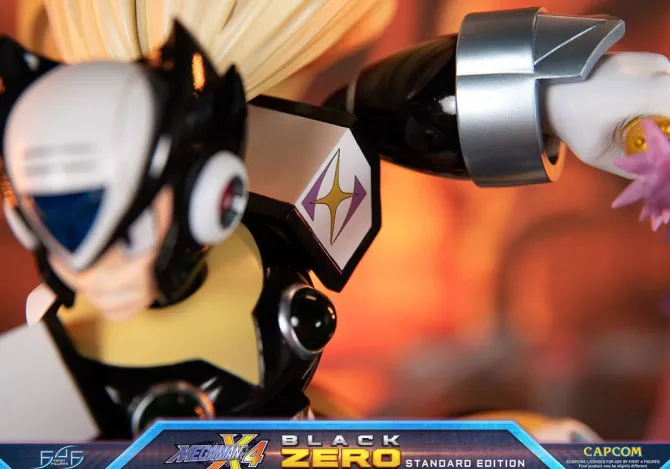 Mega Man X - Black Zero Statue: First 4 Figures