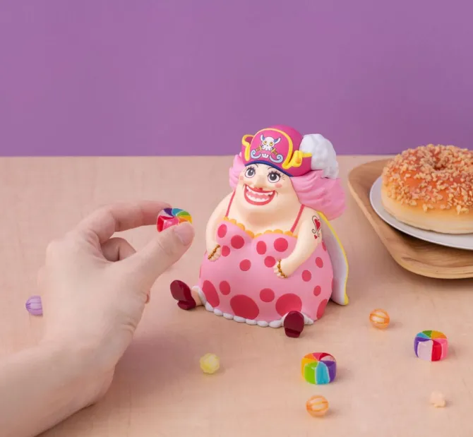 One Piece - Big Mom Statue / Look Up: MegaHouse