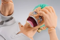 One Piece - Dracule Mihawk HawkeyeActionfigur / S.H.Figuarts: Tamashii Nations