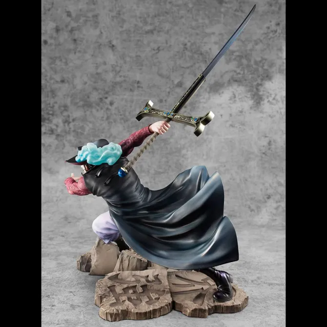 One Piece - Hawk-Eye Dracule Mihawk Statue / Neo Maximum: MegaHouse