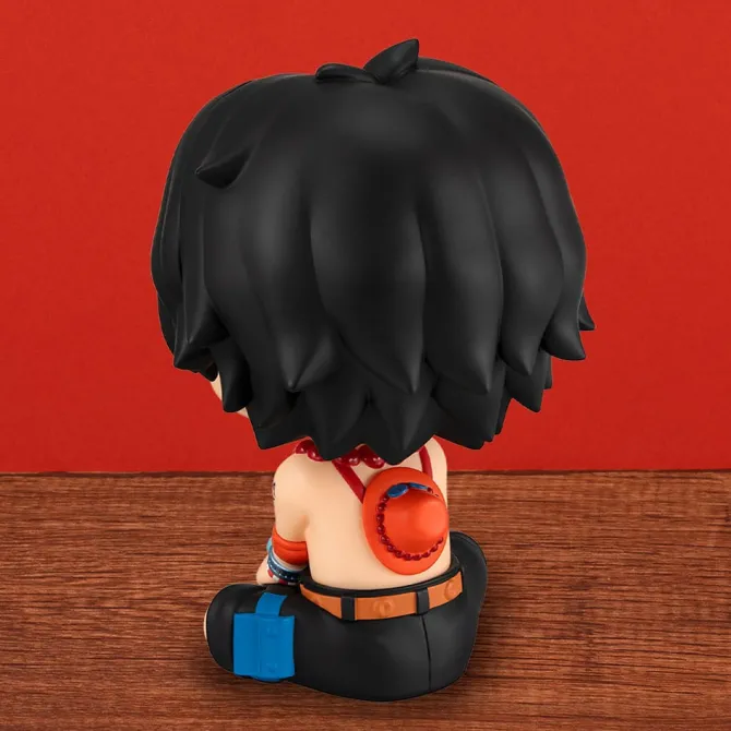 One Piece - Portgas D. Ace Statue / Look Up: MegaHouse