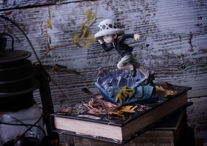 One Piece - Trafalgar Law Statue / Run! Run! Run! G.E.M. Serie: MegaHouse