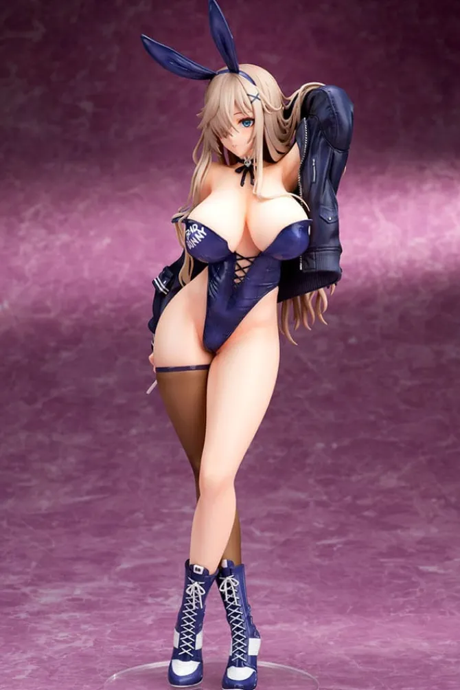 Original Character - Bad Bunny Statue / Illustration by Mataro: Ques Q