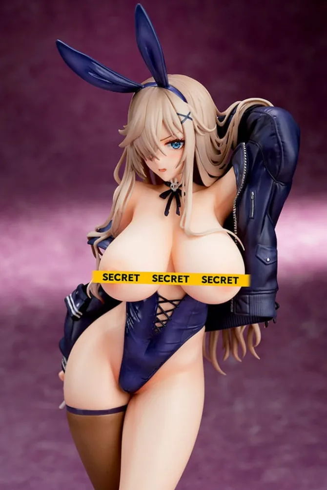 Original Character - Bad Bunny Statue / Illustration by Mataro: Ques Q