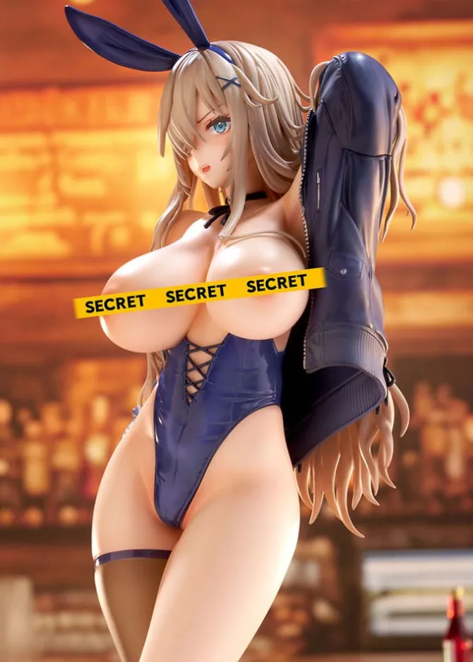 Original Character - Bad Bunny Statue / Illustration by Mataro: Ques Q