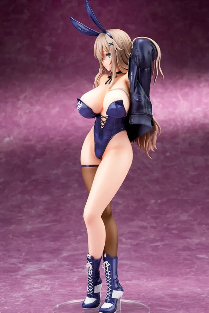 Original Character - Bad Bunny Statue / Illustration by Mataro: Ques Q