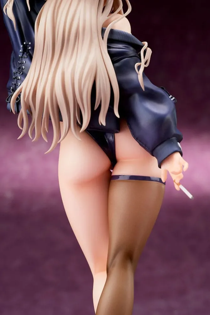 Original Character - Bad Bunny Statue / Illustration by Mataro: Ques Q